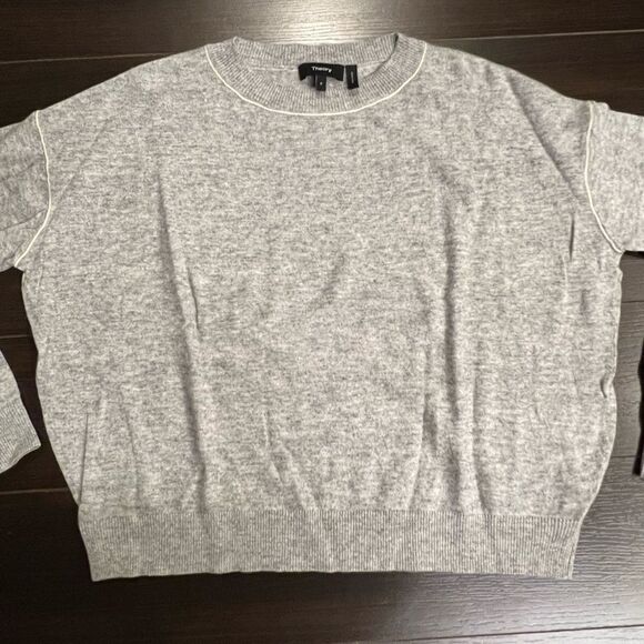 COPY - Theory Criselle 100% Merino Wool Crew Sweater, Gray, Size P - Picture 3 of 9